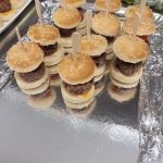 Hugo Délice Traiteur Orsinval Mini Hamburger Burger Dégustation Réception Mariage Anniversaire Vin d'Honneur Repas Mariage Anniversaire Baptême Communion Séminaire d'entreprise Apéritif dégustation de qualité Canapé Froid ou Chaud Mise en Bouche Pain surprise Crevette Thon Fromage Tomate Saumon Jambon ... Hugo Delice Traiteur Valenciennes Nord 59